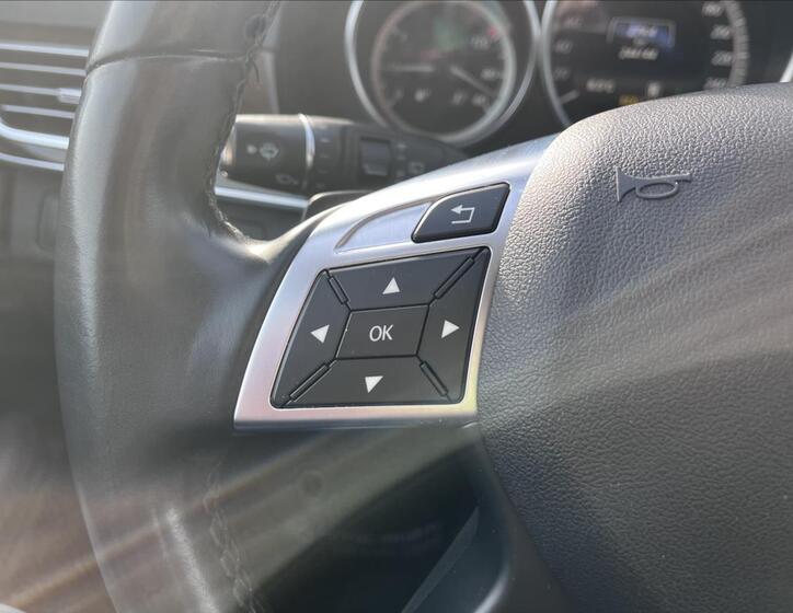 Mercedes-Benz Třídy E 8