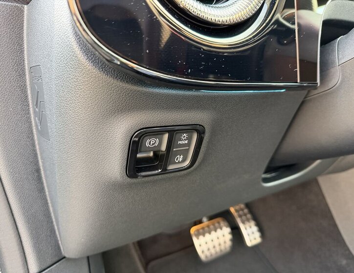 Mercedes-Benz CLA Sedan / Limuzína 1,5 l 120 kw