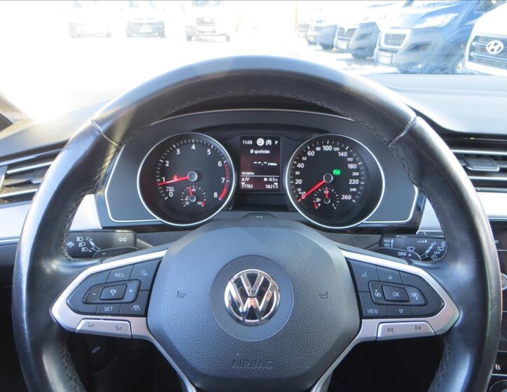 Volkswagen Passat Kombi 1,5 l 110 kw