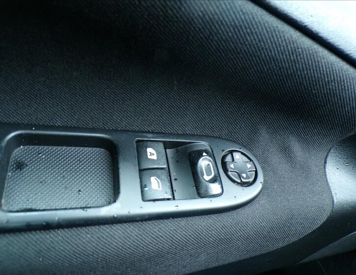 Peugeot 207 Hatchback 1,4 l 70 kw