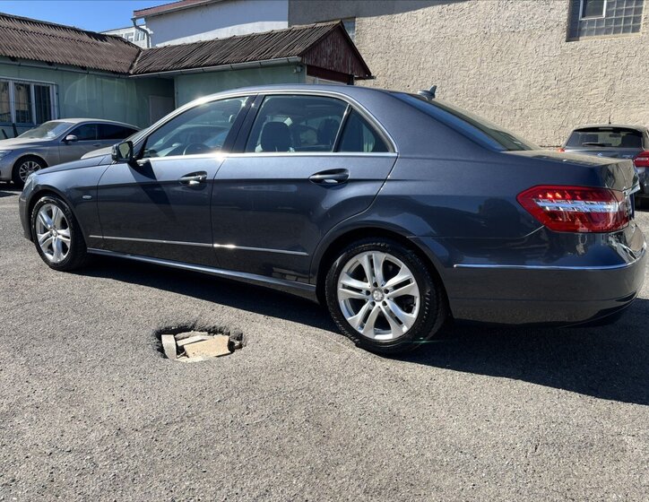 Mercedes-Benz Třídy E Sedan / Limuzína 2,1 l 100 kw