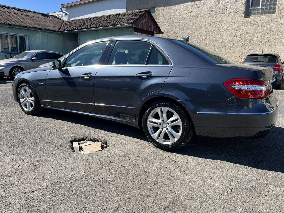 Mercedes-Benz Třídy E Sedan / Limuzína 2,1 l 100 kw