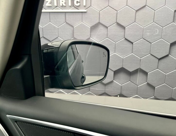 Ford S-MAX MPV 2,5 l 140 kw