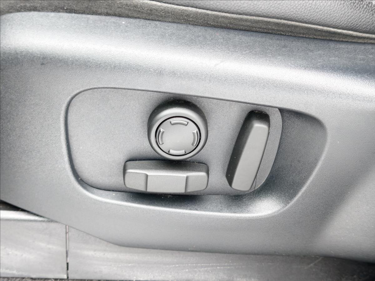 Land Rover Discovery SUV 3,0 l 190 kw