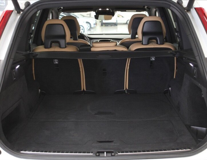 Volvo XC90 SUV / Terénní 2,0 l 173 kw