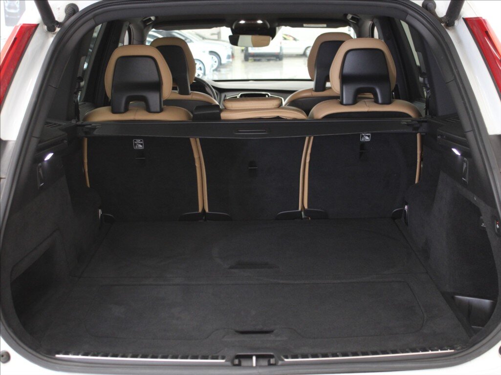 Volvo XC90 SUV / Terénní 2,0 l 173 kw