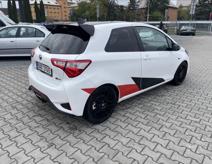 Toyota Yaris 4