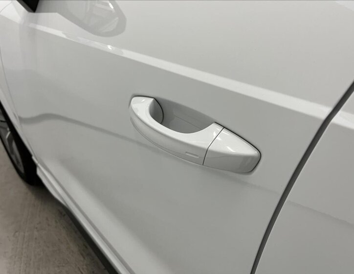 Audi Q3 SUV 1,5 l 110 kw