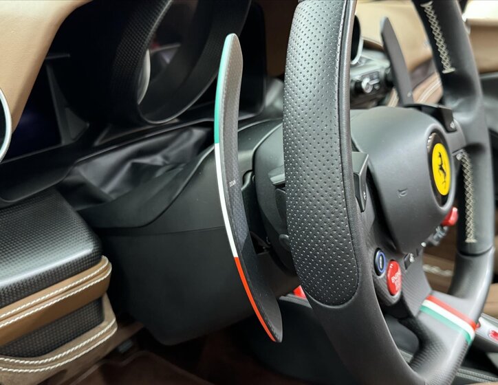 Ferrari F8 Kabriolet 3,9 l 530 kw