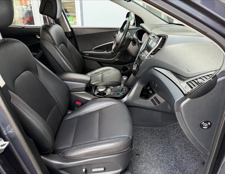 Hyundai Santa Fe SUV / Terénní 2,2 l 145 kw