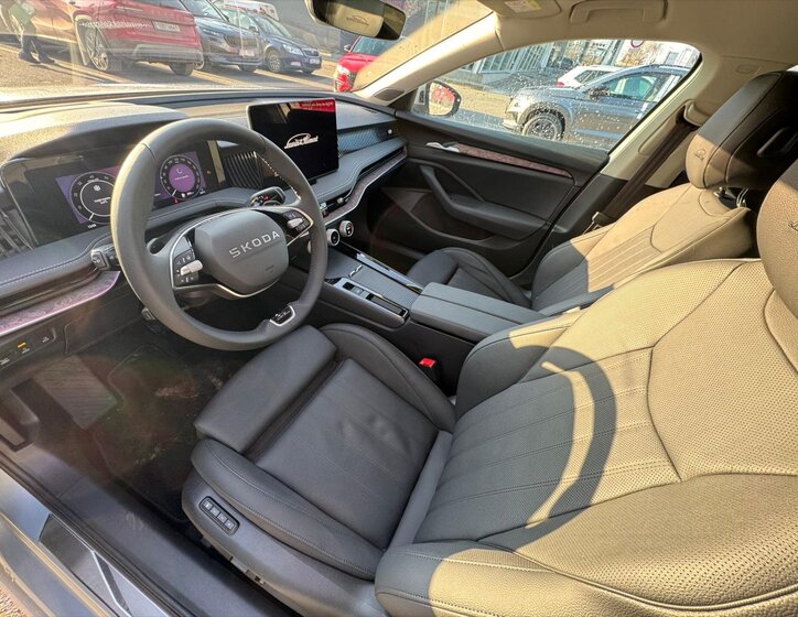 Škoda Superb Ostatní 2,0 l 195 kw