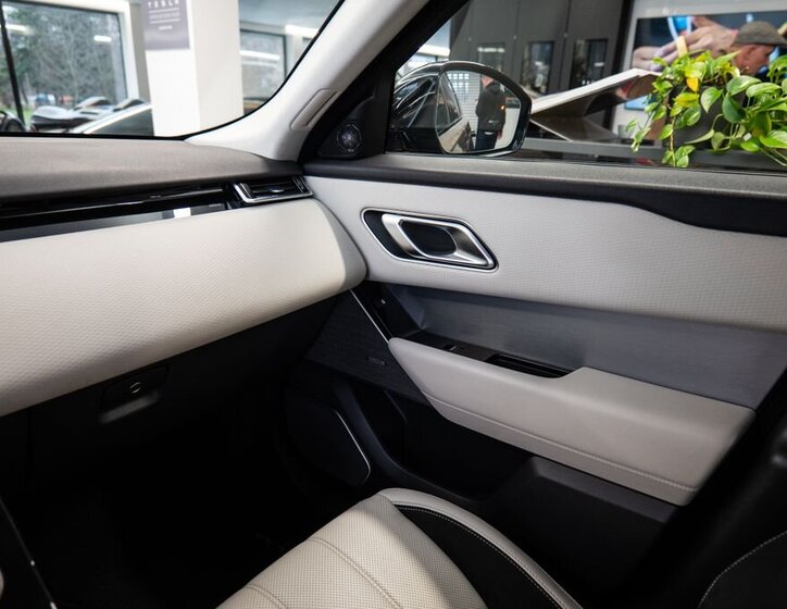 Land Rover Range Rover Velar SUV 3,0 l 221 kw