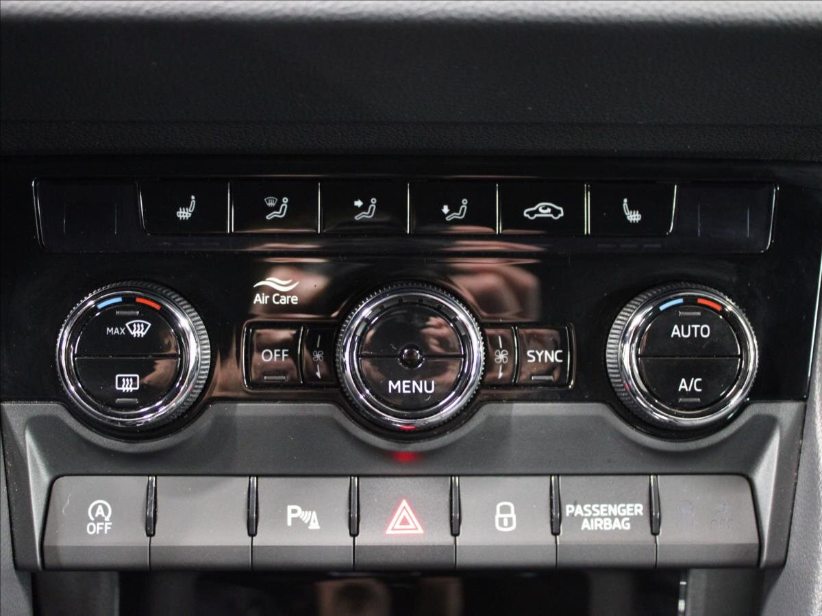 Škoda Karoq SUV / Terénní 1,5 l 110 kw