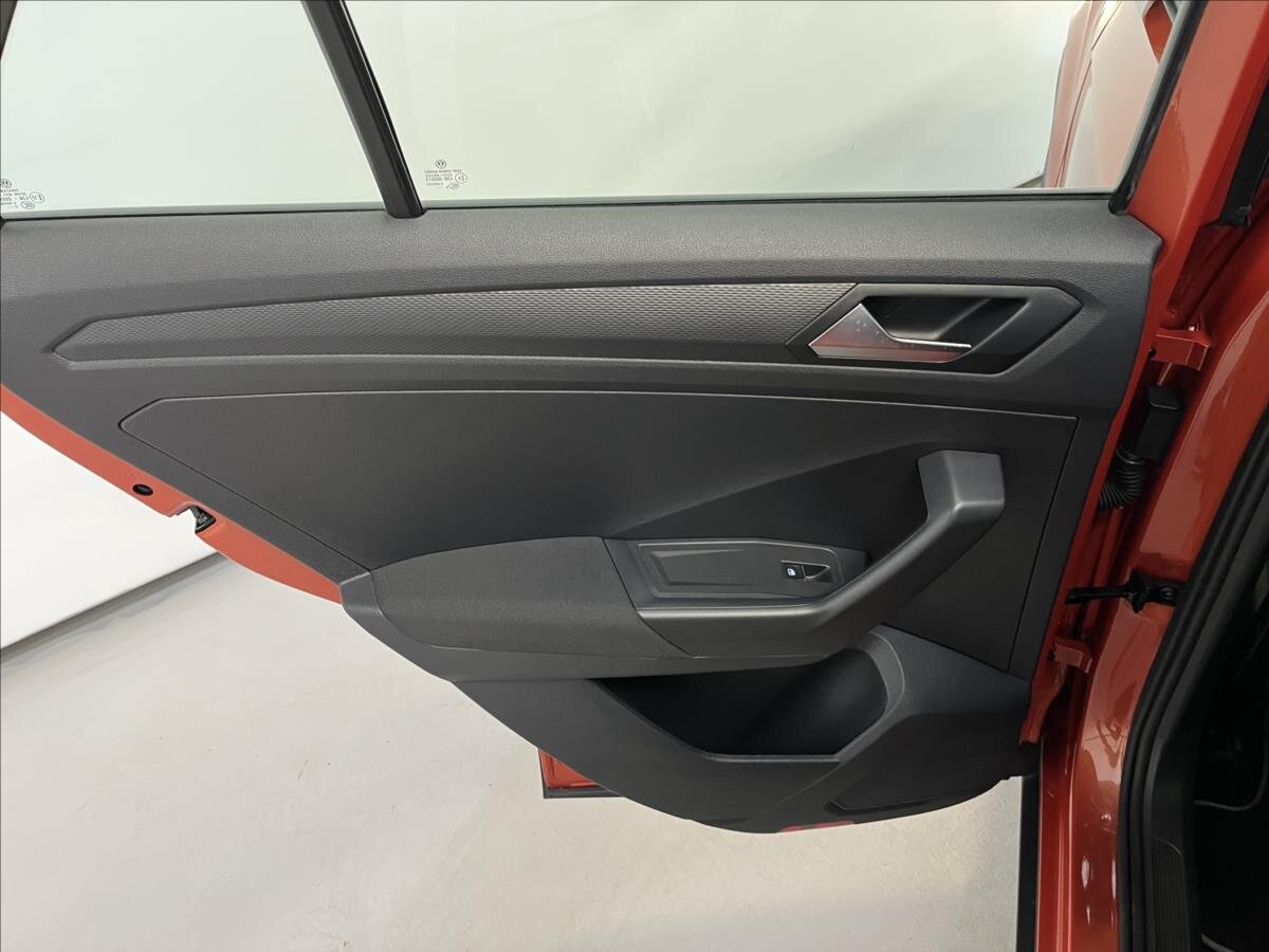 Volkswagen T-Roc SUV 1,5 l 110 kw