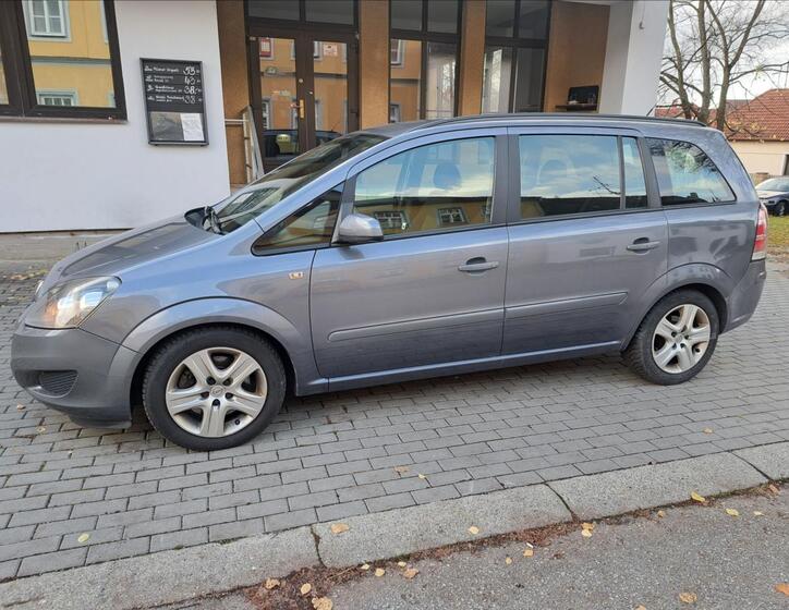 Opel Zafira 4