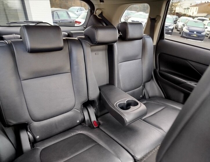 Mitsubishi Outlander SUV 2,3 l 110 kw