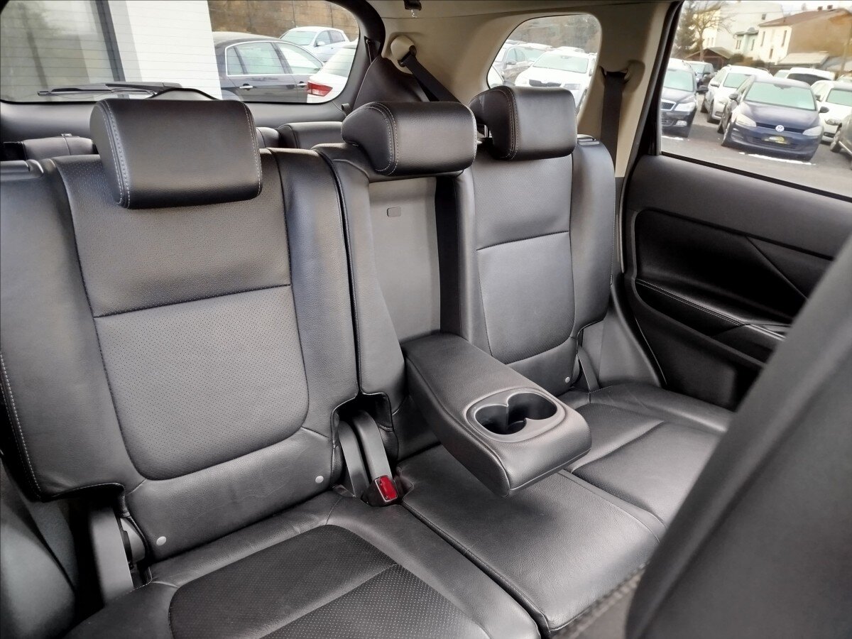 Mitsubishi Outlander SUV 2,3 l 110 kw