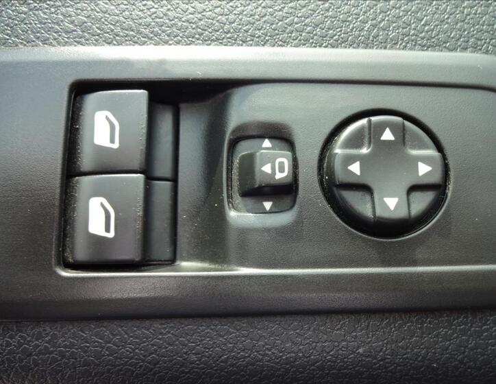 Peugeot Traveller 21