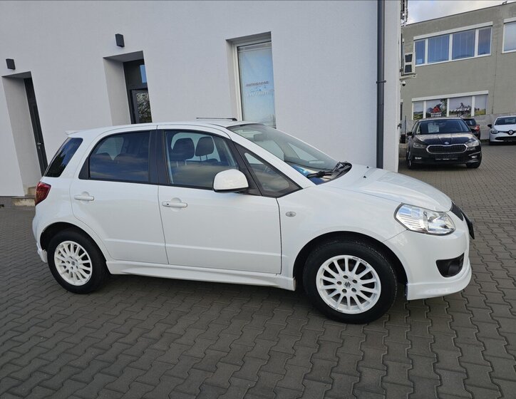 Suzuki SX4 Hatchback 1,6 l 79 kw