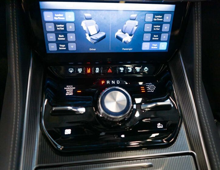 Jeep Grand Wagoneer SUV / Terénní 6,4 l 351 kw