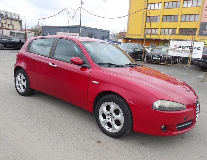 Alfa Romeo 147 Hatchback 1,6 l 77 kw