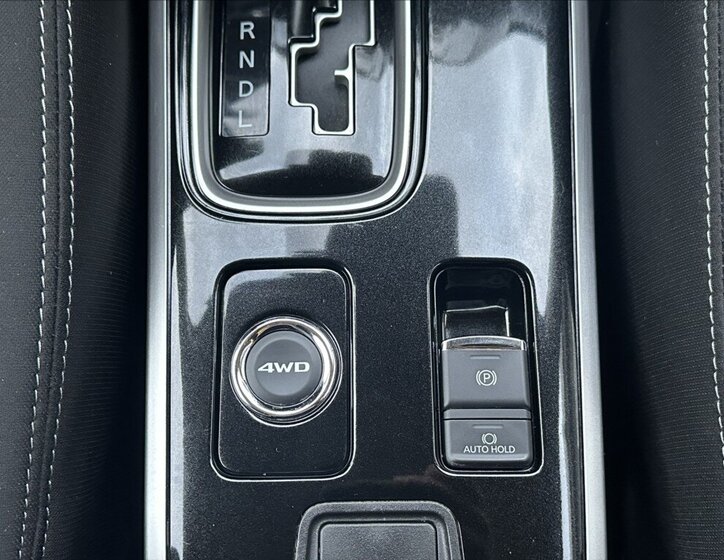 Mitsubishi Outlander SUV / Terénní 2,3 l 110 kw