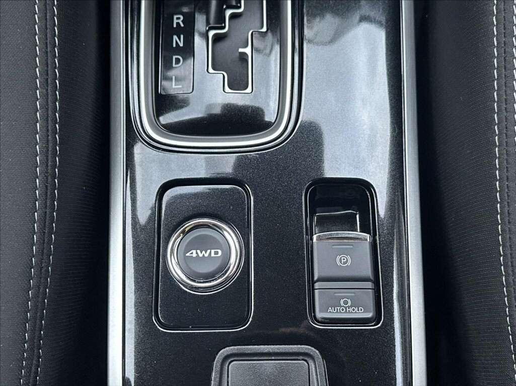 Mitsubishi Outlander SUV / Terénní 2,3 l 110 kw