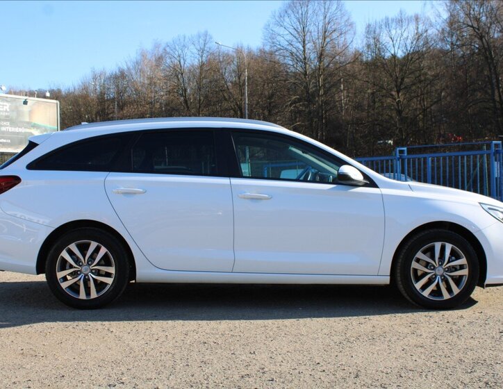 Hyundai i30 Kombi 1,4 l 103 kw