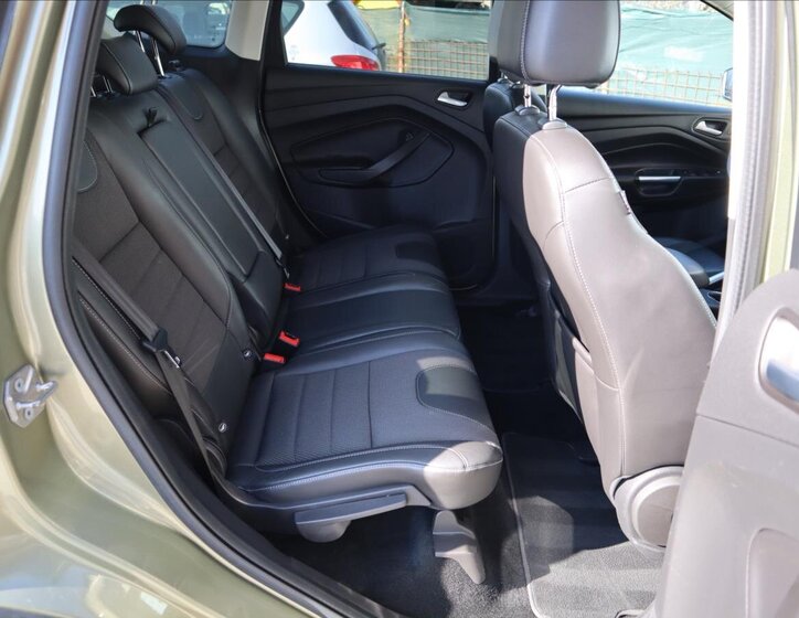 Ford Kuga SUV / Terénní 1,6 l 110 kw