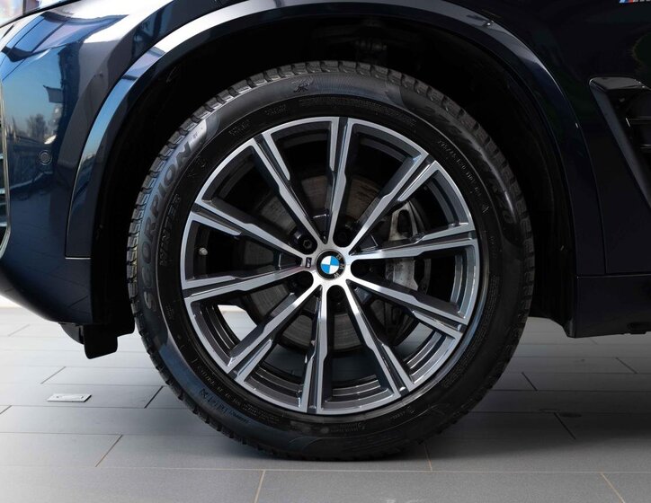 BMW X5 SUV 3,0 l 219 kw