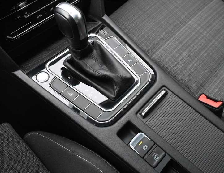 Volkswagen Passat Kombi 2,0 l 90 kw