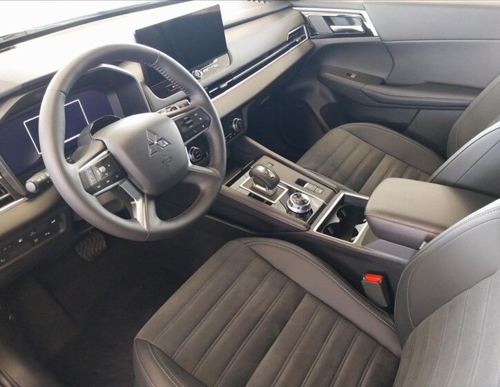 Mitsubishi Outlander 5