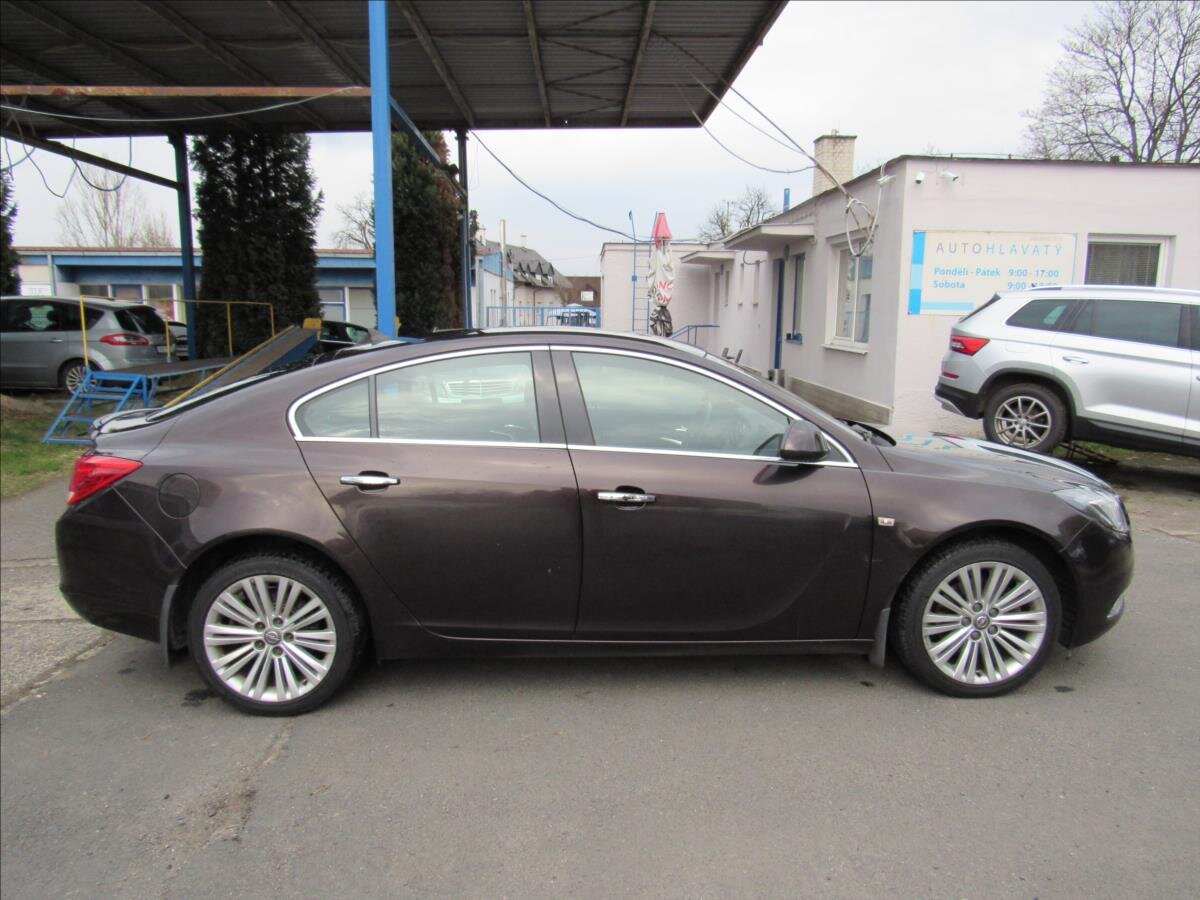 Opel Insignia Sedan / Limuzína 2,0 l 118 kw