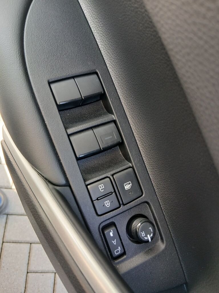 Toyota Corolla Cross SUV / Terénní 2,0 l 112 kw