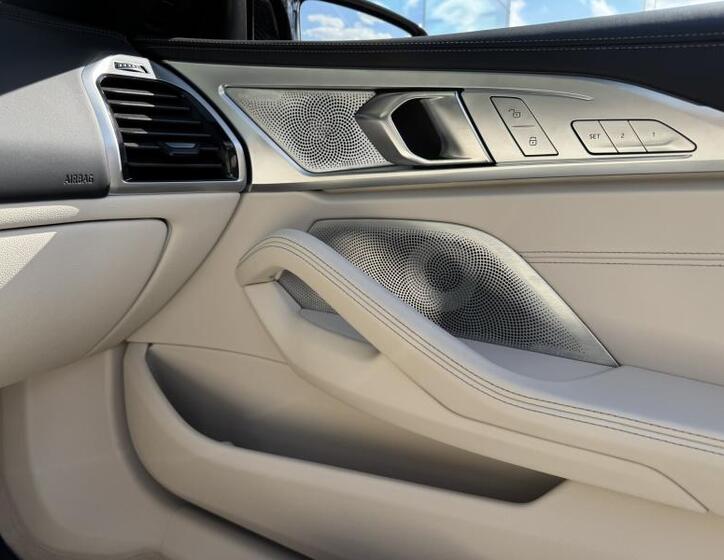 BMW Řada 8 21