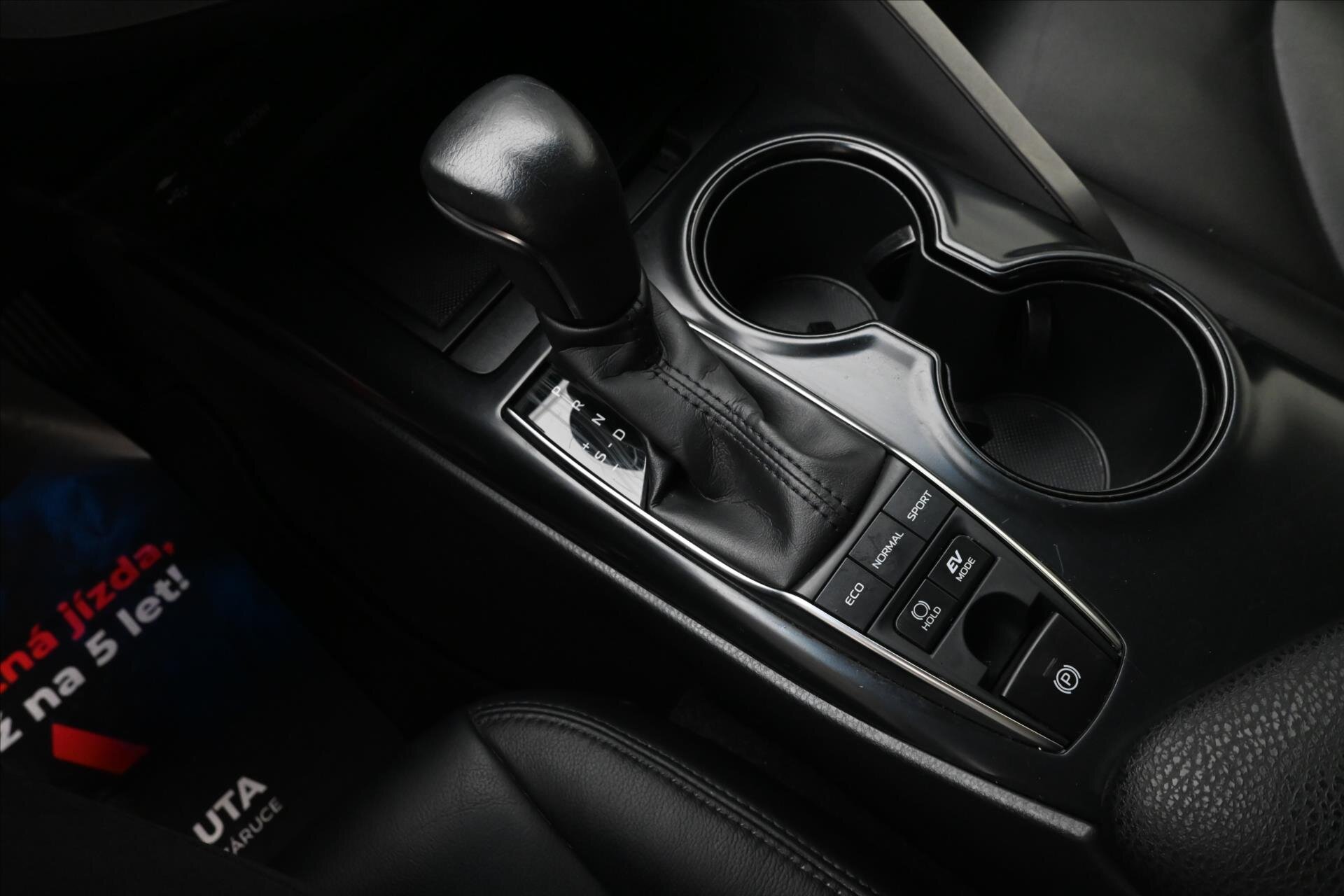 Toyota Camry Sedan / Limuzína 2,5 l 160 kw