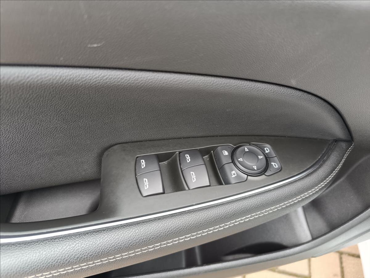 Opel Insignia Liftback 2,0 l 169 kw