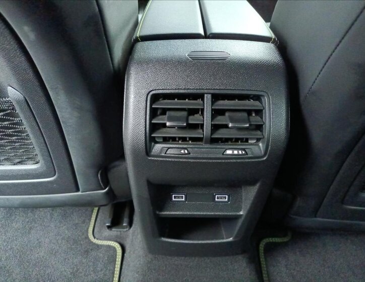 Peugeot 308 Kombi 1,5 l 96 kw