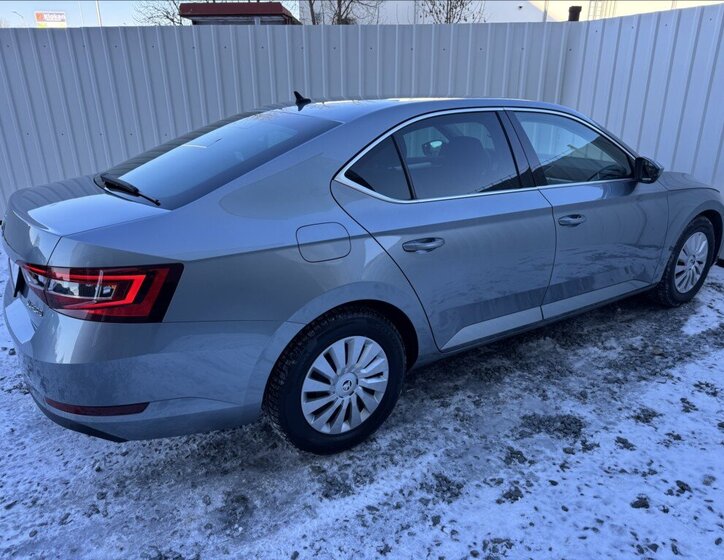 Škoda Superb 13