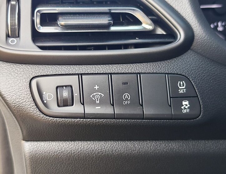 Hyundai i30 Hatchback 998,0 88 kw