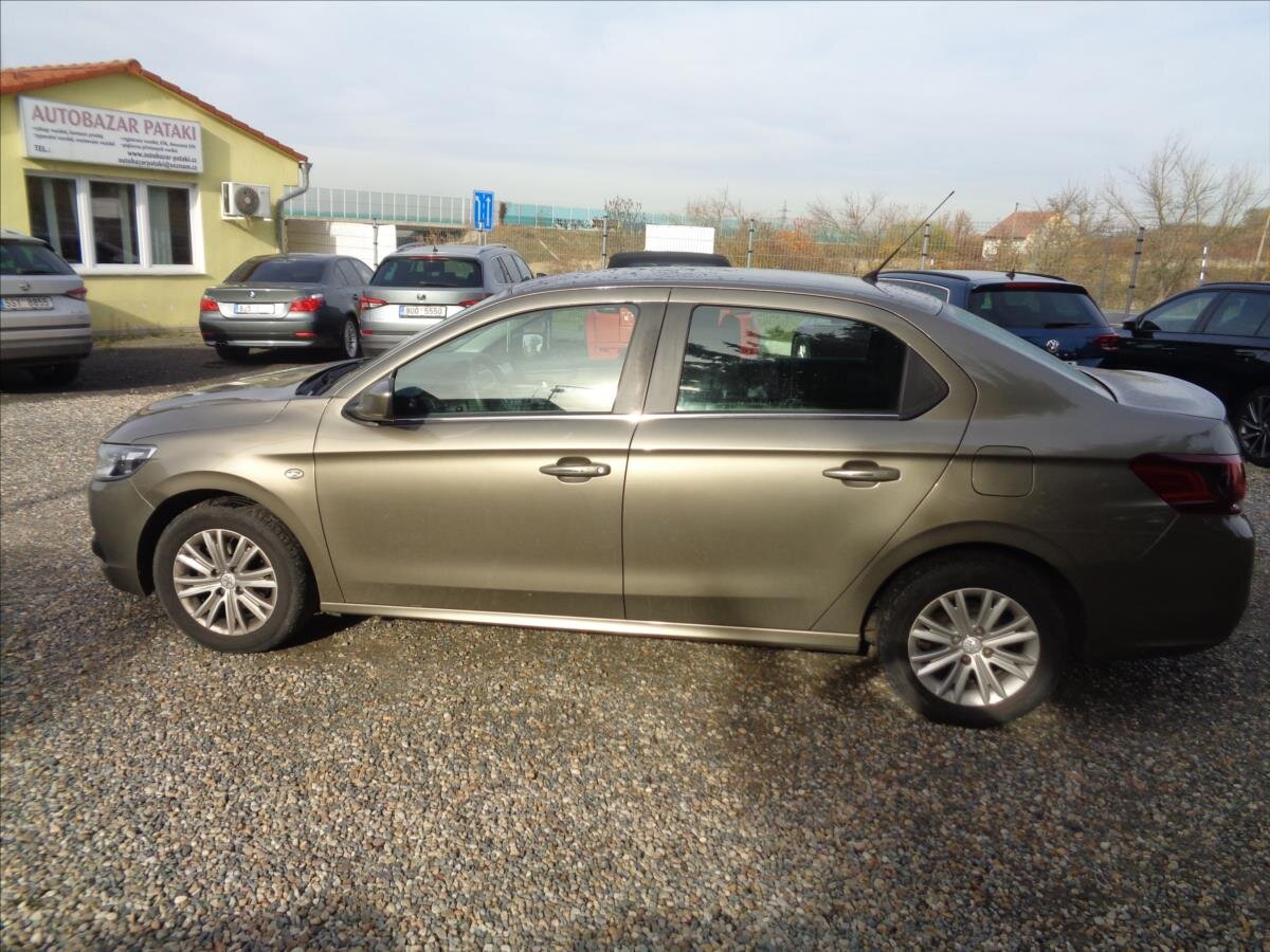 Peugeot 301 Sedan 1,6 l 73 kw