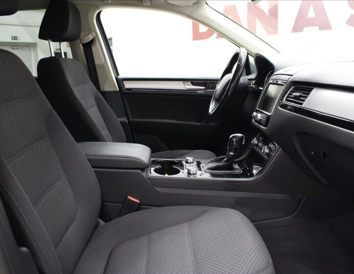 Volkswagen Touareg 12