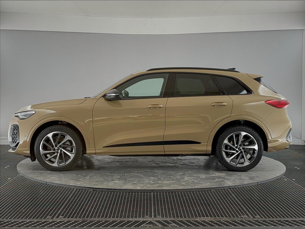 Audi Q5 SUV / Terénní 2,0 l 150 kw