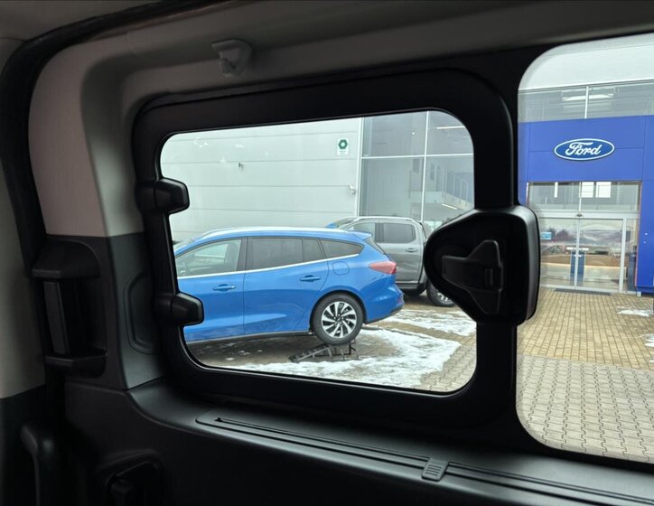 Ford Tourneo Custom Kombi 2,2 l 92 kw