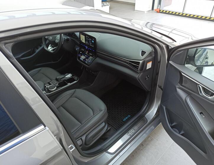 Hyundai IONIQ 14