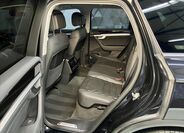 Volkswagen Touareg 12