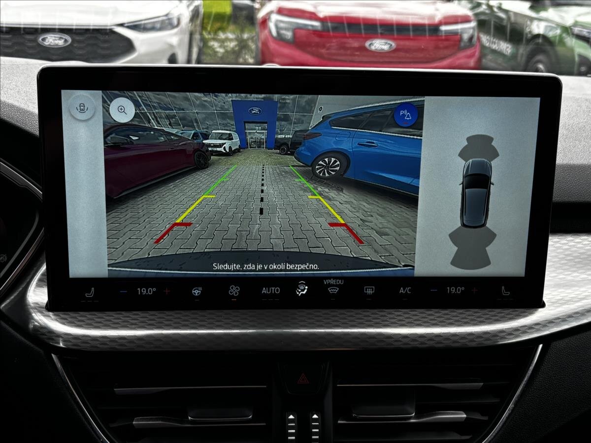 Ford Kuga SUV / Terénní 1,5 l 137 kw