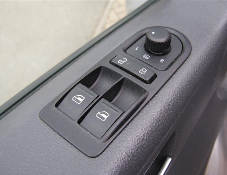 Volkswagen Caravelle MPV 2,0 l 103 kw