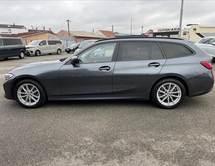 BMW Řada 3 8