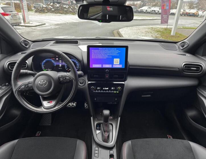 Toyota Yaris Cross 10